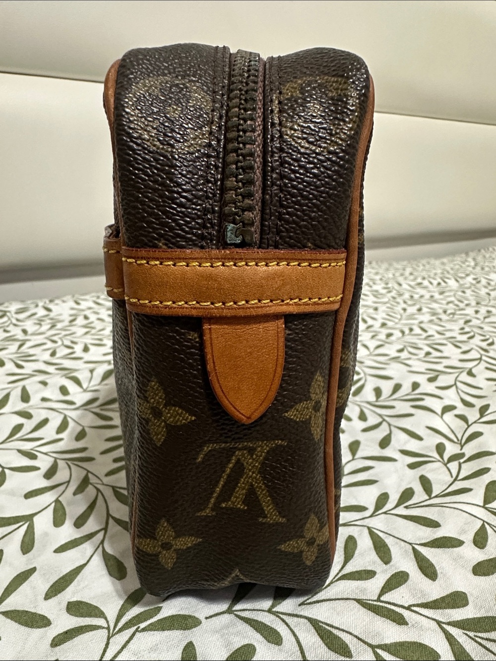 Louis Vuitton Monogram Toiletry Pouch - Picture 5 of 14